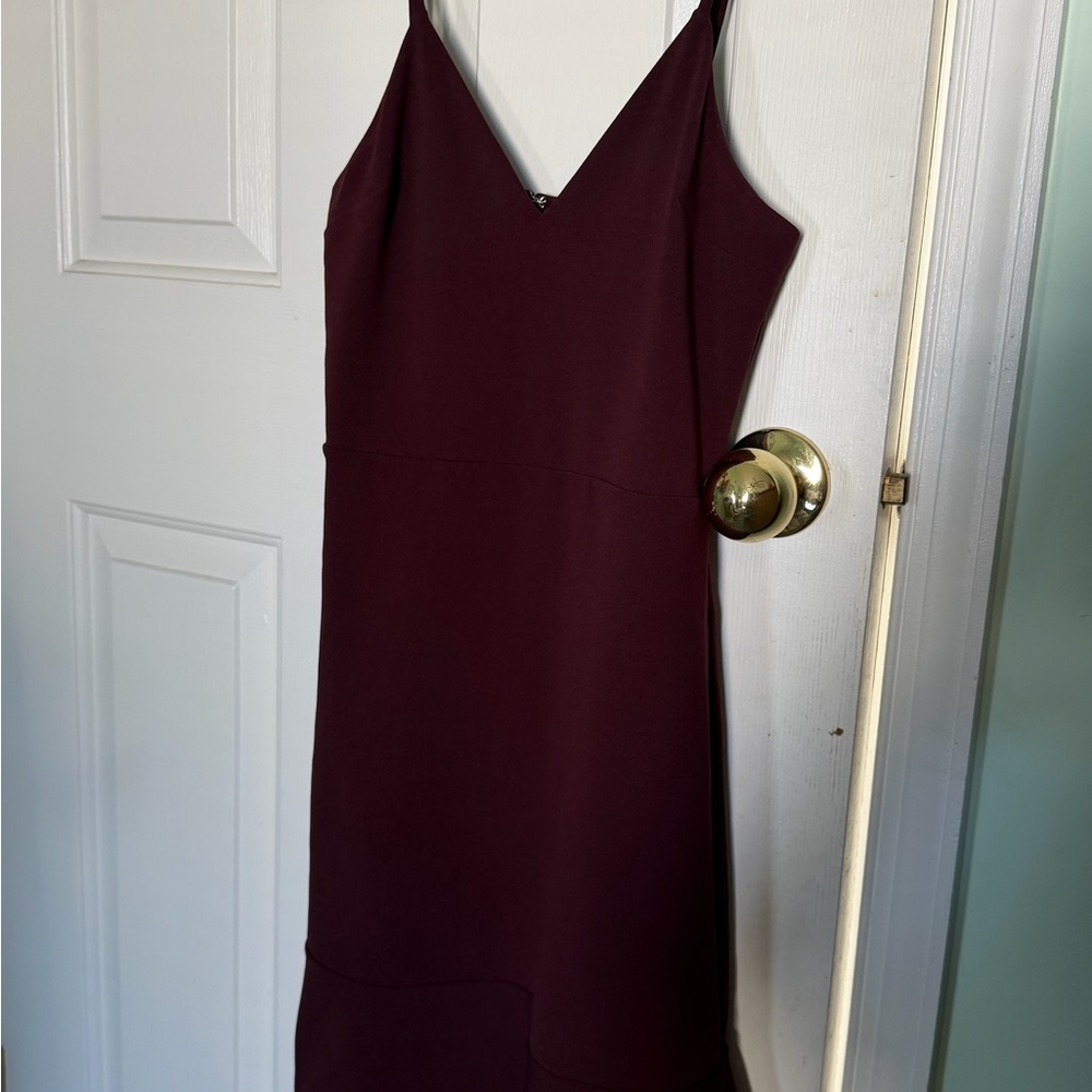 Express Sleeveless V-Neck Midi Dress in Burgundy